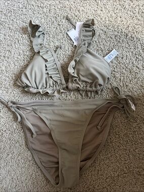 Old Navy Ruffle Triangle Bikini Set in Light Taupe